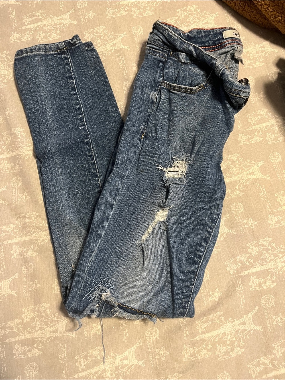 refuge Women's Ripped Medium Blue Skinny Jeans